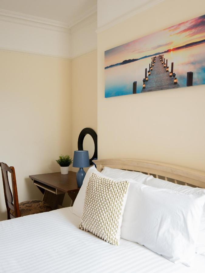 4 Bed Rooms 5 Double Beds Holidays House Near Train Station Plymouth Exterior photo