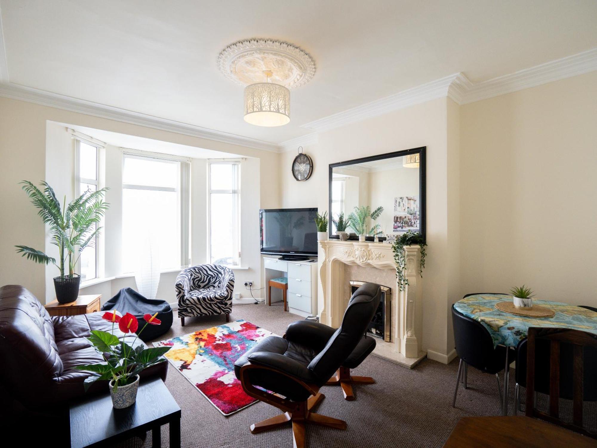 4 Bed Rooms 5 Double Beds Holidays House Near Train Station Plymouth Exterior photo
